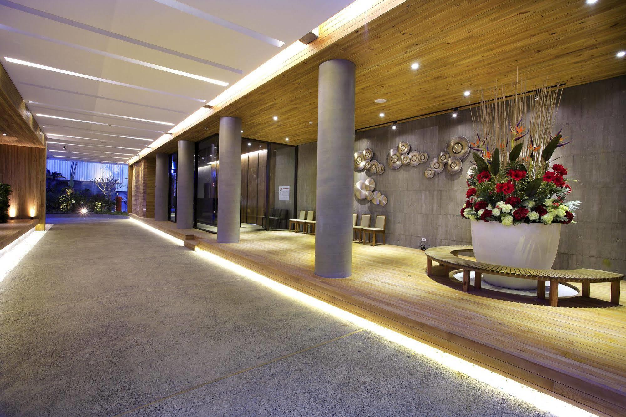 H Villa Inn Tainan Buitenkant foto
