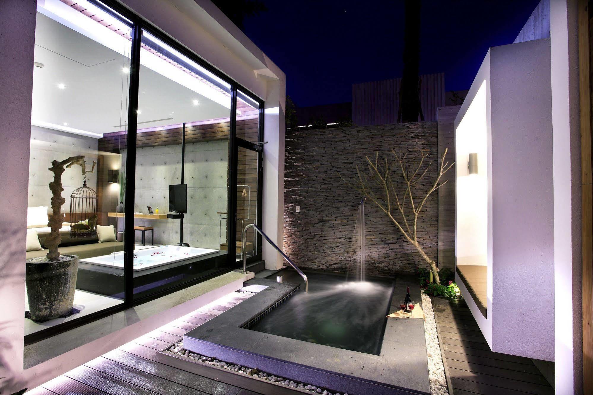 H Villa Inn Tainan Buitenkant foto