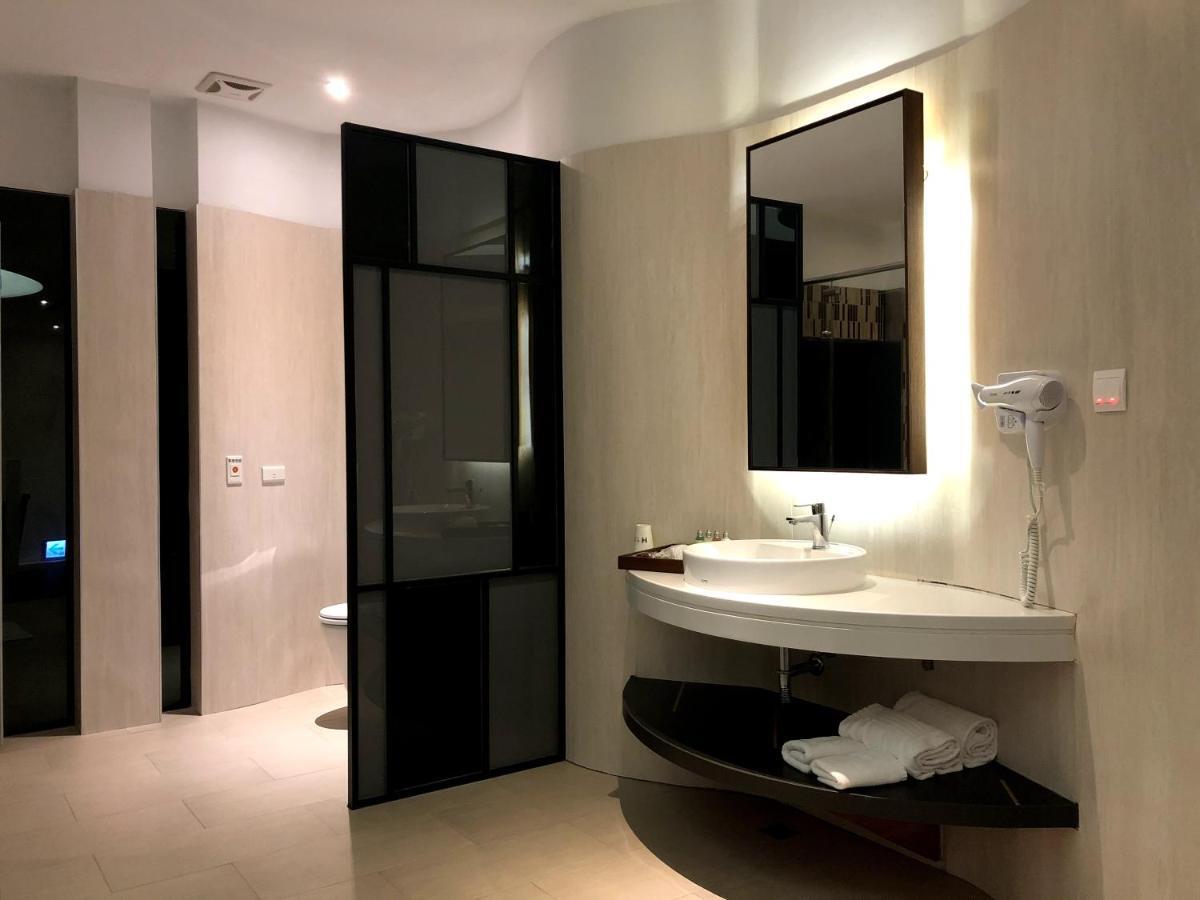 H Villa Inn Tainan Buitenkant foto